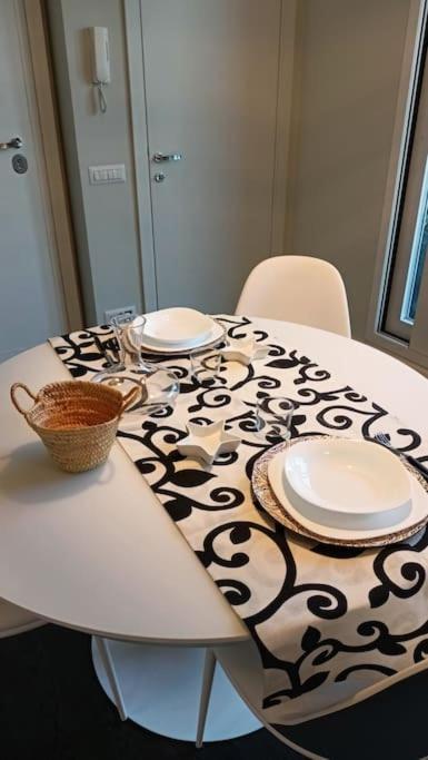 Apartment Elegant Metro A - By Openroma Rom