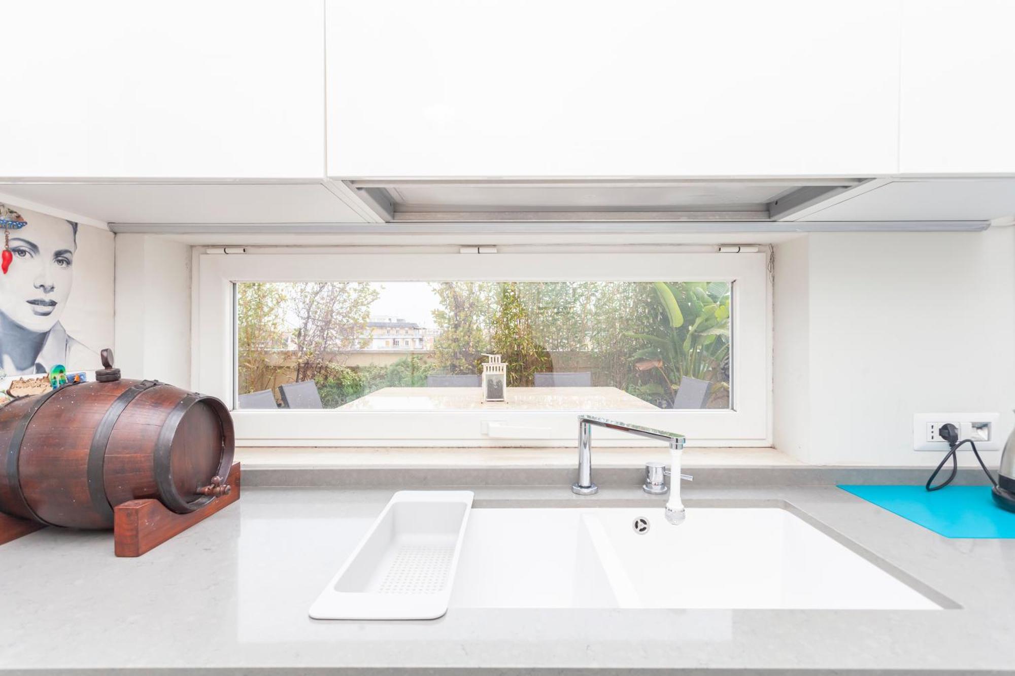 Apartment Elegant Metro A - By Openroma *