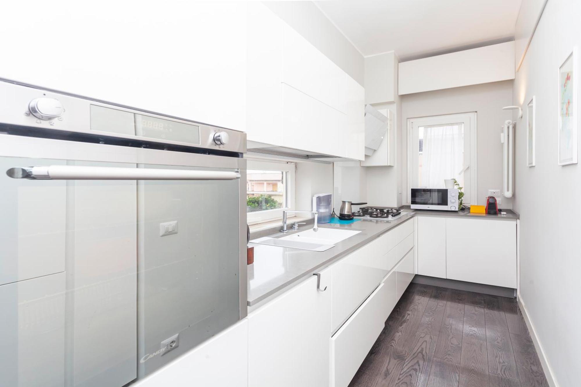 Apartment Elegant Metro A - By Openroma *